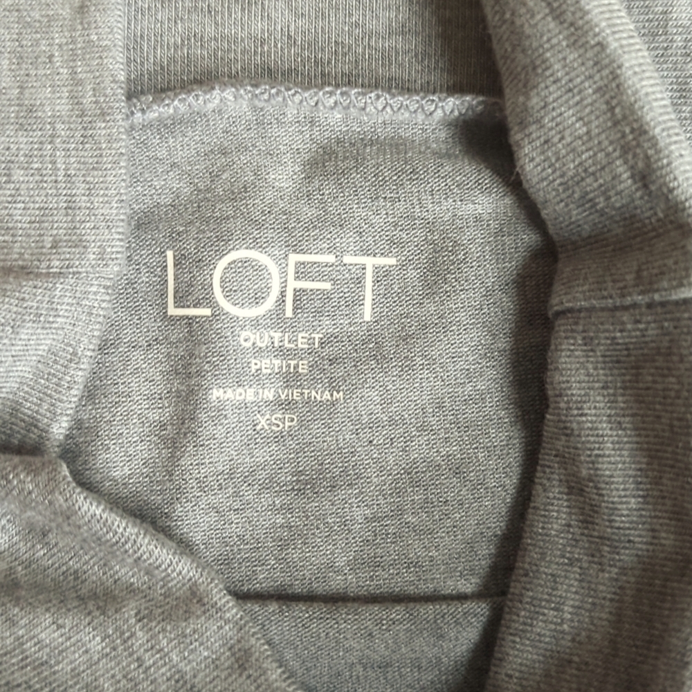 LOFT 3/4 Sleeve Top Gray with White Shirttail Size XSP - Picture 4 of 6